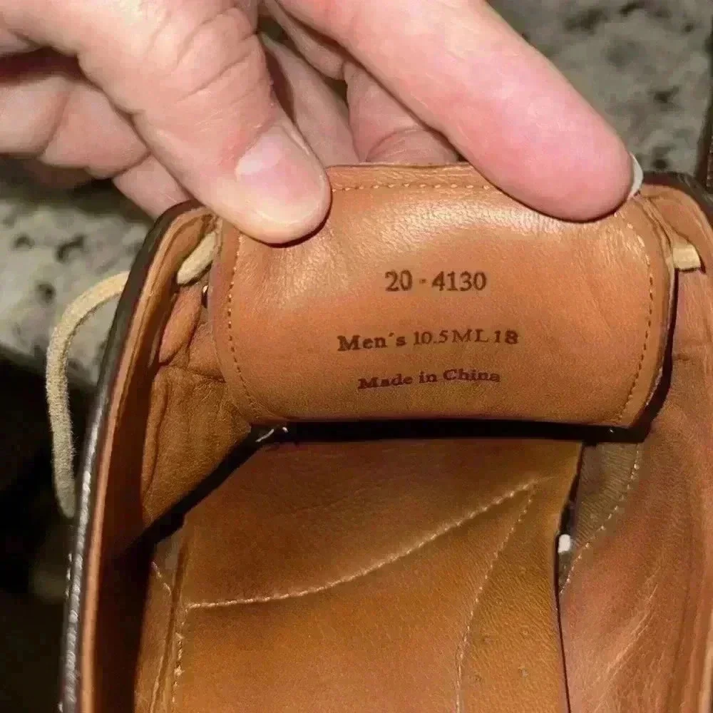 Johnston and Murphy men’s 10 1/2 dress shoe